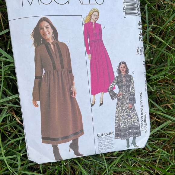 Vintage Dress Pattern - Picture 3 of 8